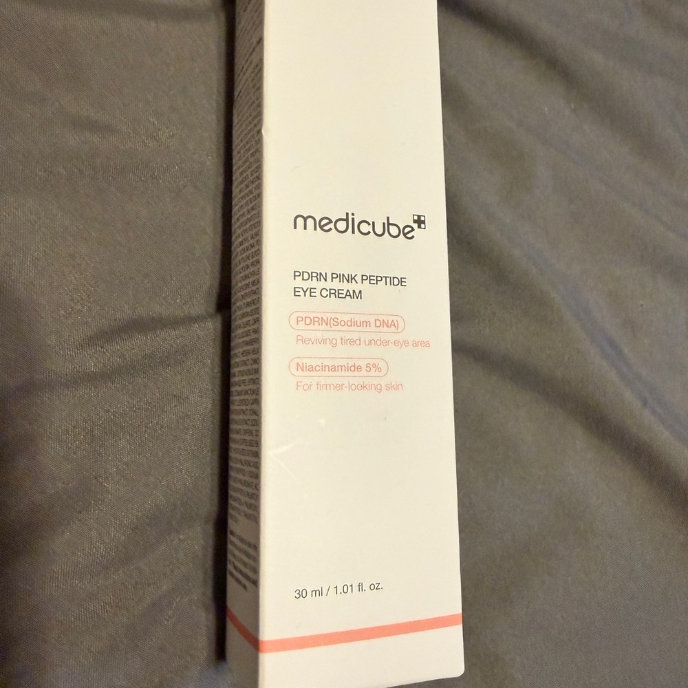 Medicube PDRN Pink Peptide Eye Cream